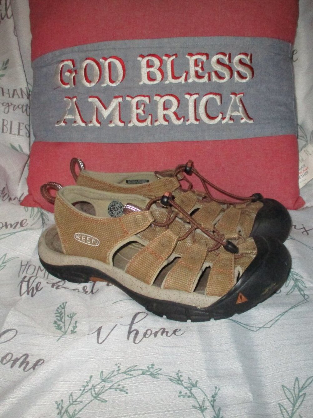 Keen Men's Khaki Tan Outdoor Closed-Toe Hiking Water Sandals Great Comfy 10.5